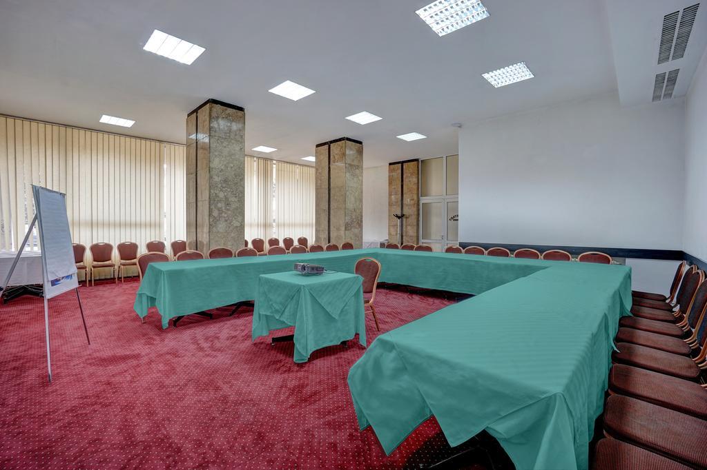 Hotel Capitol Брашов Экстерьер фото